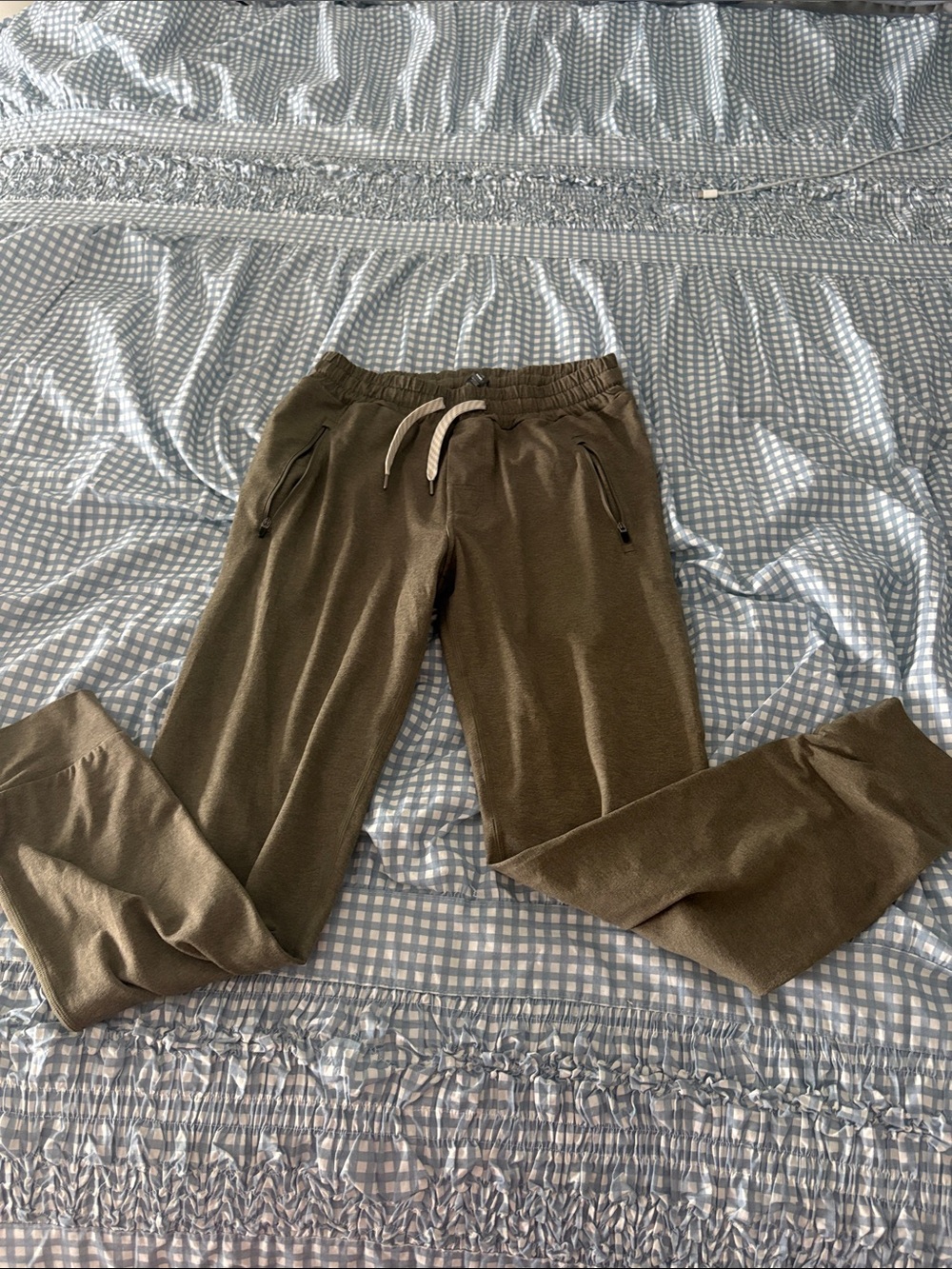Vuori green pants